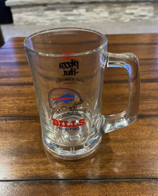 pizza-hut-beer-mug.thumb.jpg.2a1f559875fc6380a69529023e5f097f.jpg