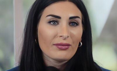 Laura-Loomer-After-Plastic-Surgery01.thumb.jpg.218ce08211f9a043cac9bff6f45da243.jpg