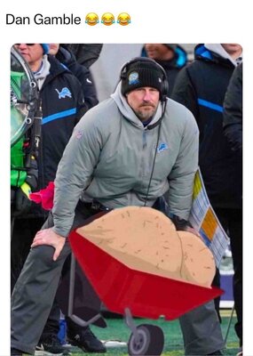 DanGamble_DetroitLions.thumb.jpg.449f06182703de5ca15f4c7f31328507.jpg